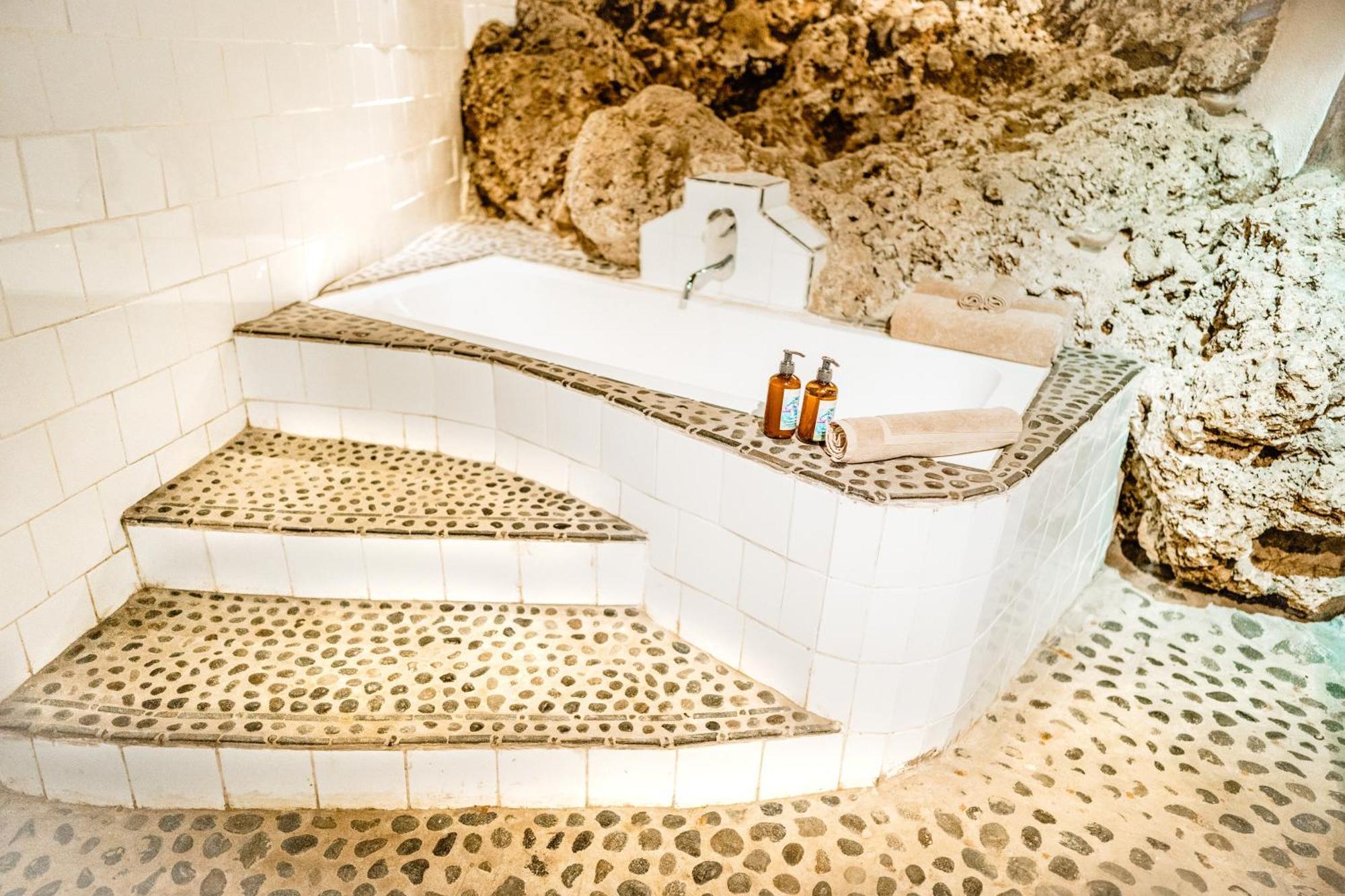 Rockwater Resort Iuiak Екстериор снимка